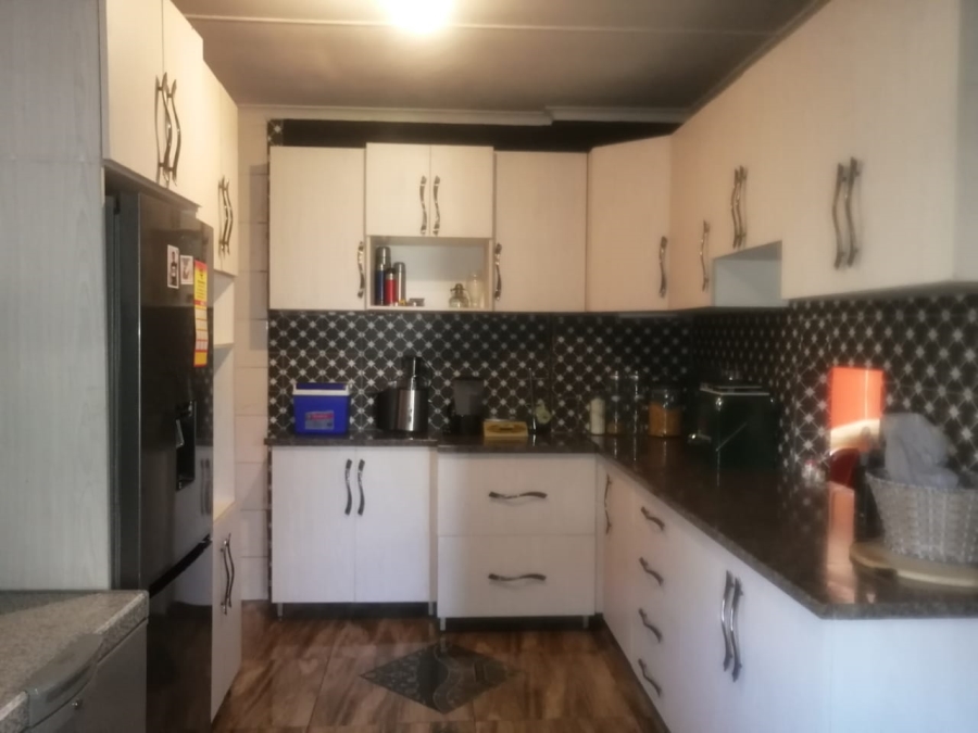 4 Bedroom Property for Sale in Amalinda Eastern Cape